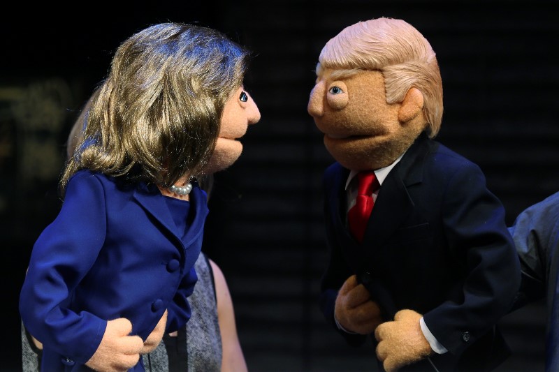 Risultati immagini per trump e clinton come i Puppets